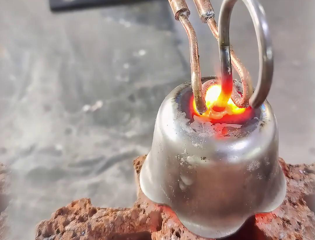 超高頻焊接機(jī)應(yīng)用于銅、鐵、鋁等各類同種或異種金屬材料的焊接