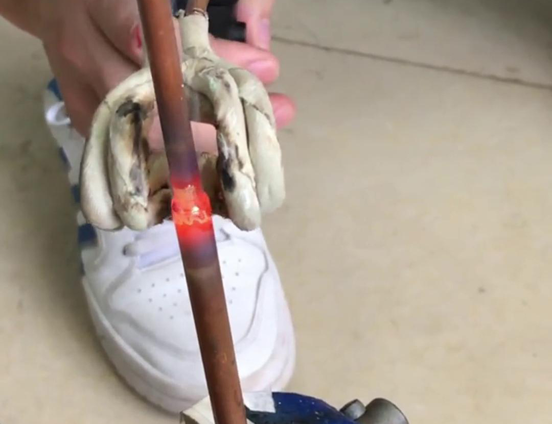 手持式高頻焊接設(shè)備，4-16銅管焊接，2秒焊接完成，代替火焰焊接，安全省時省人工
